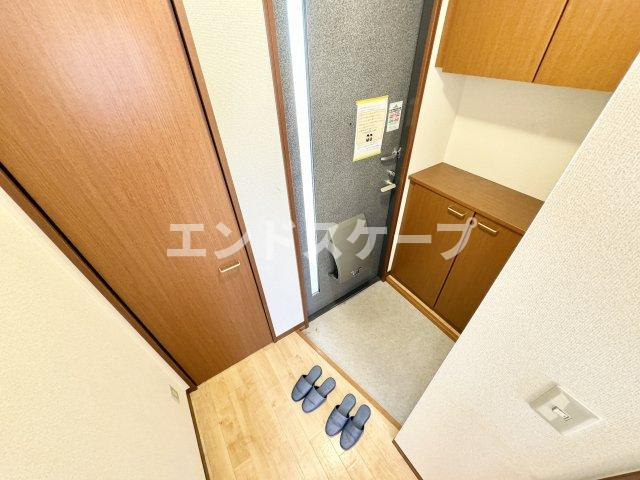 エレガンスクエアAの玄関|高崎、前橋エリアのお部屋探しはエンドスケープまで！お客様の理想お聞かせ下さい♪