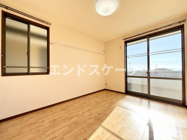 エレガンスクエアAの洋室|高崎、前橋エリアのお部屋探しはエンドスケープまで！お客様の理想お聞かせ下さい♪