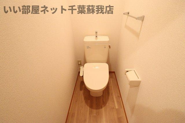 ファースト・エアフォルクⅠのトイレ|落ち着いた色調のトイレです