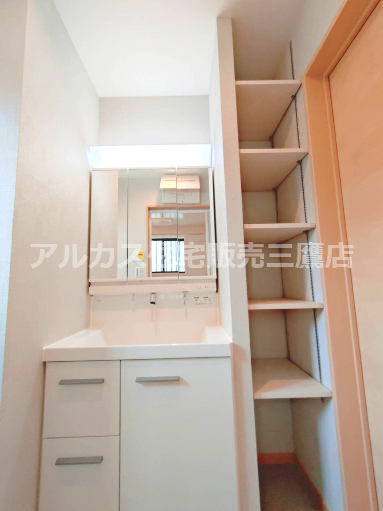 調布市深大寺北町４丁目 中央線 三鷹駅 新築戸建の独立洗面台