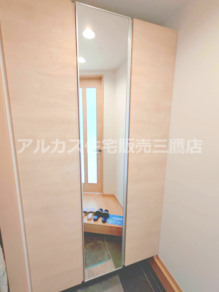 調布市深大寺北町４丁目 中央線 三鷹駅 新築戸建の玄関