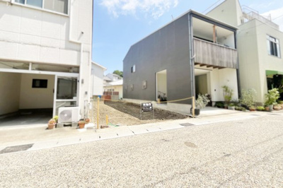 【前面道路含む現地写真】 | 宇治市五ケ庄西浦　土地 | 【参考プラン情報】
キッチンは対面式のシステムキッチンでご家族の様子を見ながら食事の支度ができます。
