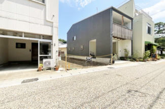 【前面道路含む現地写真】 | 【参考プラン情報】
2階の居室は南向きのバルコニーに面しています。クローゼットが2面設けられているので、しっかり収納できます(^^)/