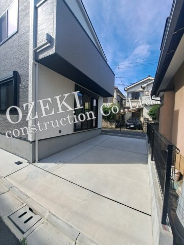 越谷市赤山町3丁目　新築戸建ての駐車場