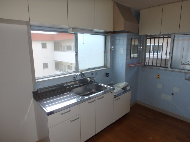 倉敷富井フォートレスのキッチン