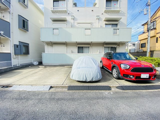 グランメゾンさくら通りの駐車場