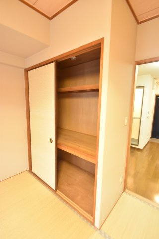 大阪市城東区中央２丁目の賃貸マンションの収納