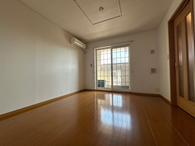 リバーサイドビラの居間・リビング