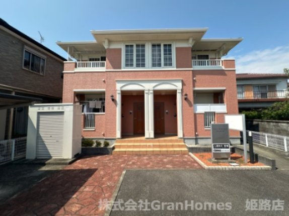 リバーサイドビラの外観