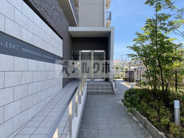 リラスクエア八尾宮町2のエントランス