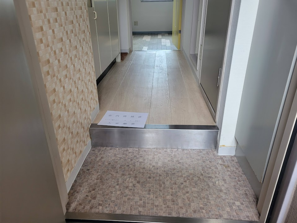 スカイハイツ中野の玄関