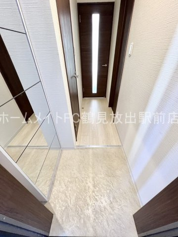 アヴァンス深江橋Ａ棟の玄関