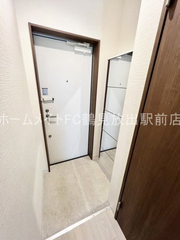 アヴァンス深江橋Ａ棟の玄関