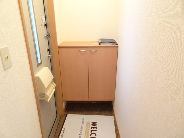 プラムコートBの玄関