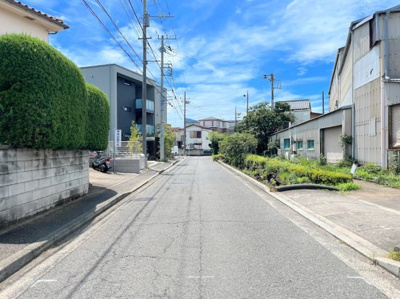 【前面道路含む現地写真】 | ◇◆佐江戸町2棟現場1号棟◆◇ | ◆前面道路も幅員があり車の運転も安心！前面道路は閑静な住宅地。車通りの少ない道路です。お子様にも安心です。