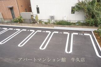 【駐車場】
