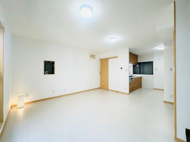 大日町2丁目　中古一戸建ての居間・リビング|LDK14.75帖　陽当たり良好■物件内覧・資金計画相談・住宅ローン相談、リフォーム相談、お問合せ受付中■
※当日・翌日のご内覧、ご相談はお電話でのお問合せがスムーズです！