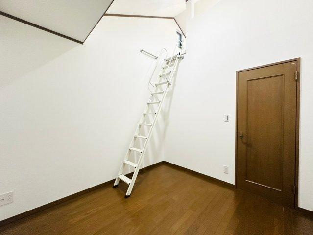 大日町2丁目　中古一戸建ての子供部屋|洋室　ロフト付き■物件内覧・資金計画相談・住宅ローン相談、リフォーム相談、お問合せ受付中■
※当日・翌日のご内覧、ご相談はお電話でのお問合せがスムーズです！