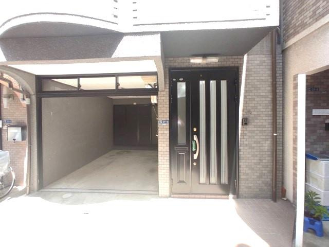 大日町2丁目　中古一戸建ての駐車場|ビルドインガレージ　駐車１台■物件内覧・資金計画相談・住宅ローン相談、リフォーム相談、お問合せ受付中■
※当日・翌日のご内覧、ご相談はお電話でのお問合せがスムーズです！