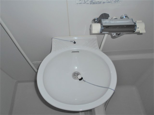 レオパレスKASHIWAの洗面所