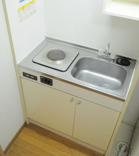 レオパレスシティーBのキッチン