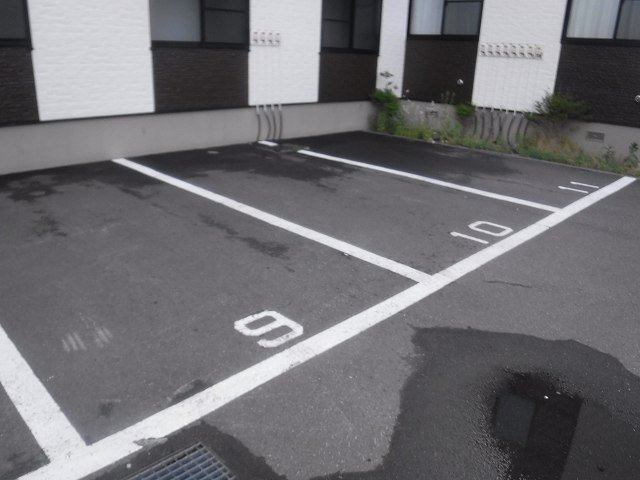 レオパレスＨＯＴハウス登別の駐車場