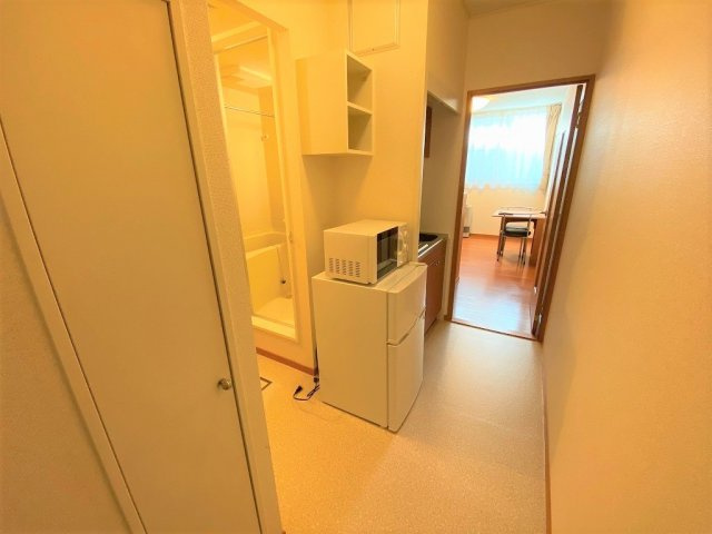 レオパレスＨＯＴハウス登別のその他|居室：１Fはフローリング　2Fは絨毯