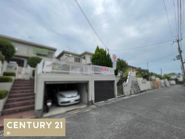 橋本市城山台2丁目　中古戸建の前面道路含む現地写真