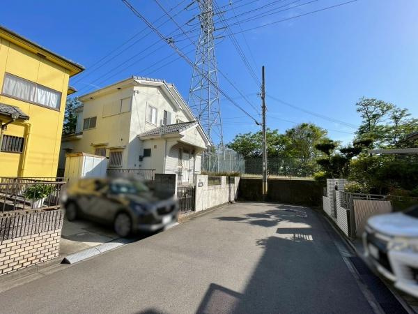 和歌山市西庄　中古戸建ての前面道路含む現地写真