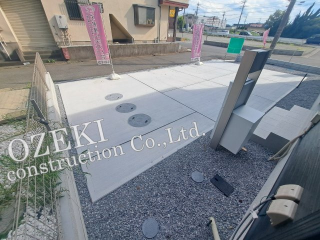 越谷市七左町新築戸建て　時間を超えて受け継がれていく住まい-LIGNAGEリナージュ-の駐車場