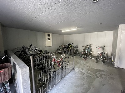 アルファステイツ照国のその他共用部分|敷地内自転車置き場の様子です。
