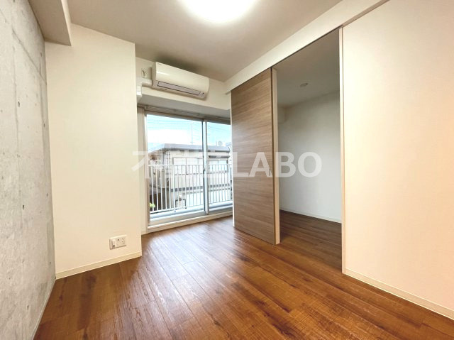 アイボリーポワント難波WESTの洋室