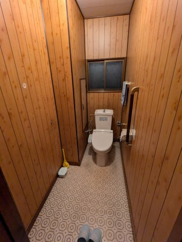 新富士4丁目　作業場付中古住宅のトイレ