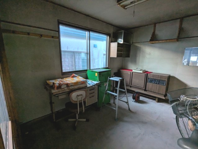 新富士4丁目　作業場付中古住宅のその他|作業場奥・事務所