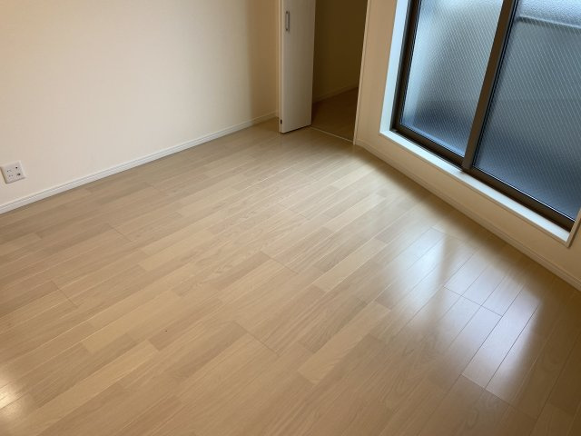 グリシーナ新小岩の洋室