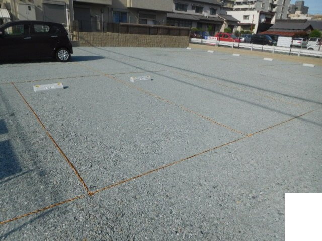 Grand Maison延末東の駐車場