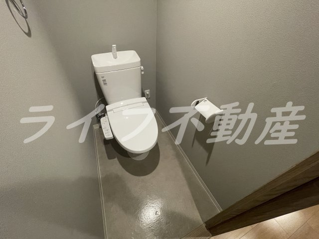 若江岩田ハイツスカイハイツのトイレ|落ち着いた色調のトイレです