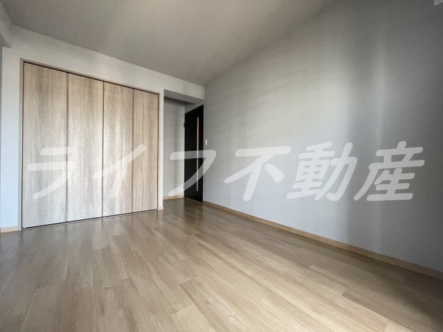 若江岩田ハイツスカイハイツの洋室|明るい洋室です