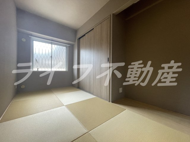 若江岩田ハイツスカイハイツの和室|落ち着いた雰囲気の和室付きです