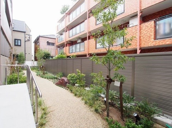 オークスクエア元八事の外観