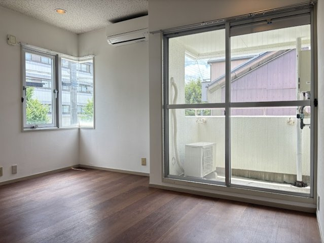 下鴨女子学生会館テラッセ糺の森の洋室