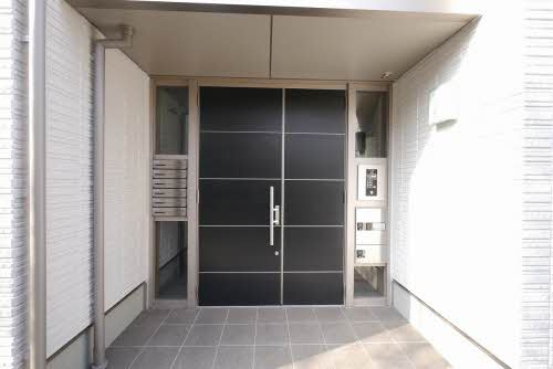 熊本市東区保田窪本町の賃貸マンションのエントランス