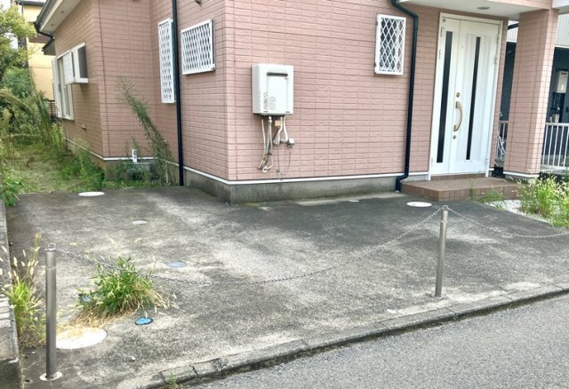 田村戸建の駐車場