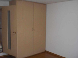 明るい色調の室内です