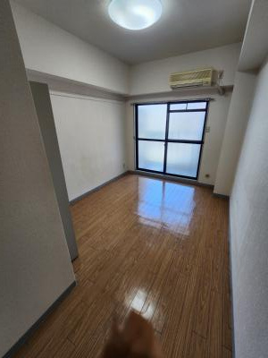 ジョイフル御池の居間・リビング|洋室