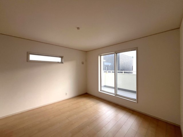 全１０区画新築分譲☆オール電化住宅☆全居室６帖以上の４ＬＤＫ☆駐車３台ＯＫ☆南丹市園部町横田の洋室|洋室