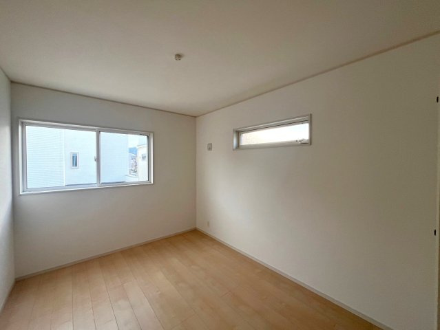 全１０区画新築分譲☆オール電化住宅☆全居室６帖以上の４ＬＤＫ☆駐車３台ＯＫ☆南丹市園部町横田の洋室|洋室