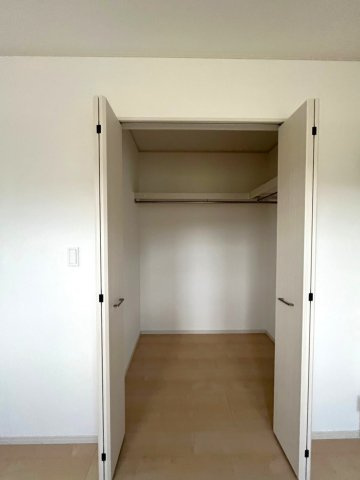 全１０区画新築分譲☆オール電化住宅☆全居室６帖以上の４ＬＤＫ☆駐車３台ＯＫ☆南丹市園部町横田の収納|ウォークインクローゼット