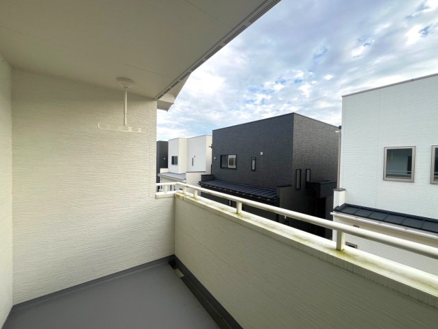 全１０区画新築分譲☆オール電化住宅☆全居室６帖以上の４ＬＤＫ☆駐車３台ＯＫ☆南丹市園部町横田のバルコニー|バルコニー