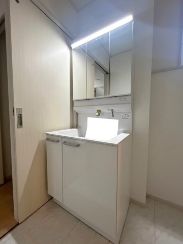 全１０区画新築分譲☆オール電化住宅☆全居室６帖以上の４ＬＤＫ☆駐車３台ＯＫ☆南丹市園部町横田の独立洗面台|１階独立洗面台
